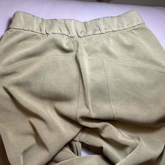 Lululemon Softstreme HR Jogger Pants - Picture 4 of 9